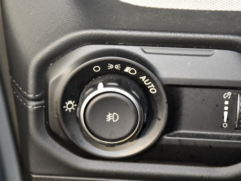 Used 2024 Jeep Wrangler Unlimited Sahara AWD/4WD image 34