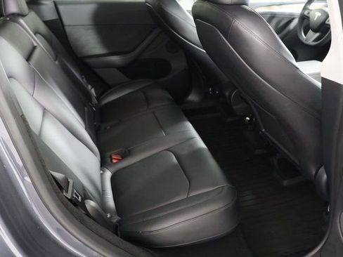 Used 2023 Tesla Model Y Long Range image 21