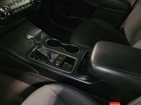 Used 2019 Kia Sorento L FWD image 26
