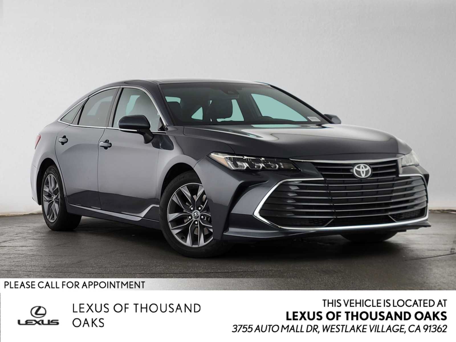 Used 2020 Toyota Avalon XLE w/ Carpet Mat Package FWD image 1