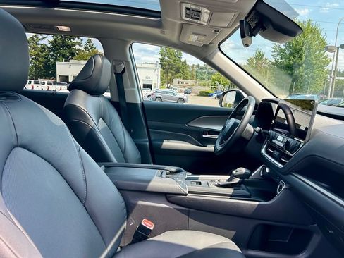 Certified 2025 Toyota Grand Highlander FWD image 18