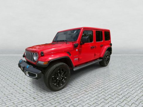 Used 2024 Jeep Wrangler Unlimited Sahara AWD/4WD image 4