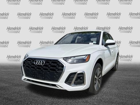 Used 2023 Audi Q5 2.0T Premium w/ Convenience Package image 6