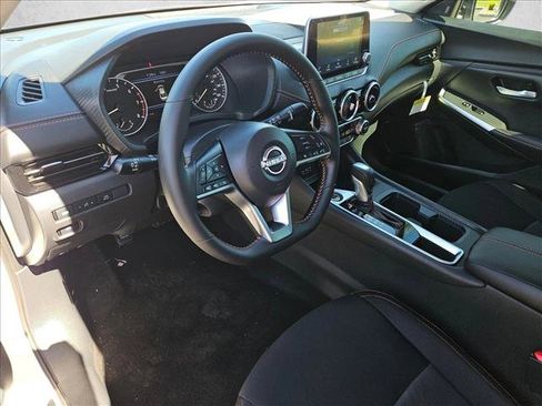 New 2025 Nissan Sentra SR image 3