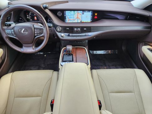 Certified 2020 Lexus LS 500 w/ Accessory Package (Z2) RWD image 21