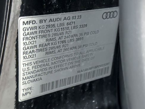 Used 2023 Audi Q8 Premium image 30