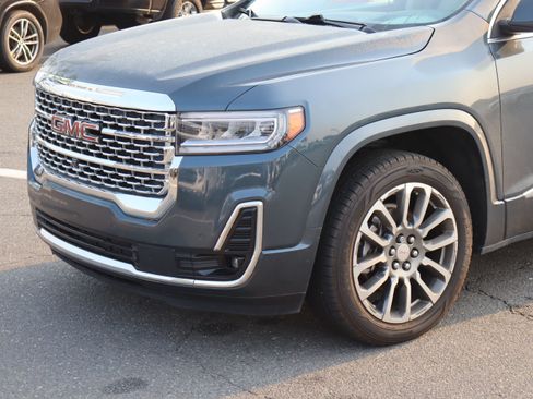 Used 2020 GMC Acadia Denali w/ Technology Package FWD image 6