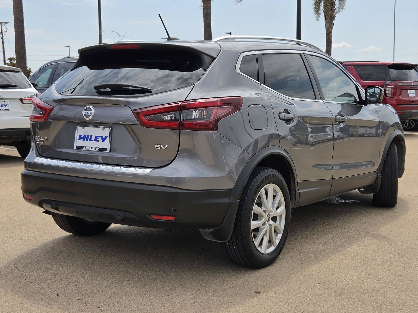 Used 2022 Nissan Rogue Sport SV w/ Technology Package FWD image 4