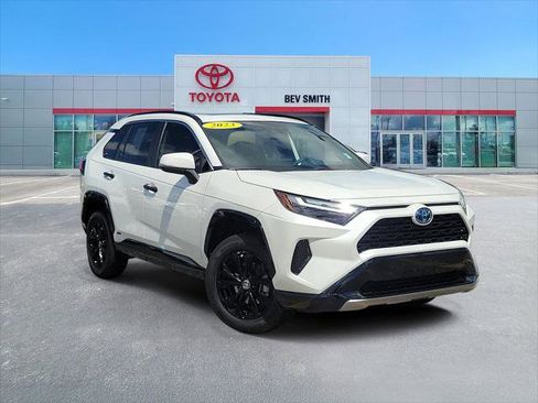 Certified 2023 Toyota RAV4 SE w/ Convenience Package AWD/4WD image 1