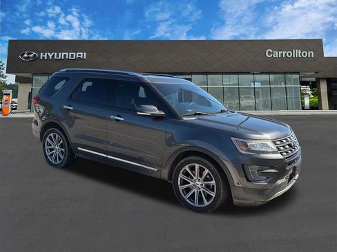 Used 2017 Ford Explorer Limited w/ Equipment Group 301A FWD image 3