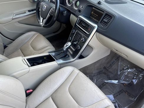Used 2013 Volvo S60 T5 image 33