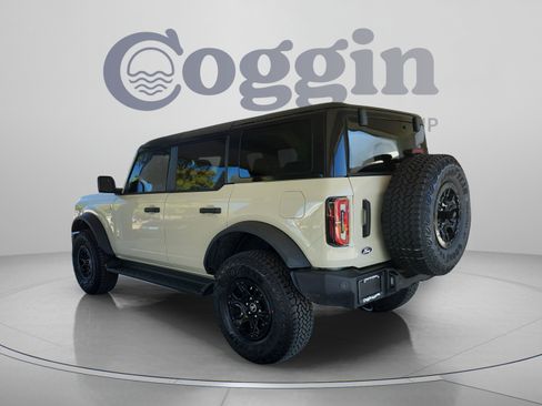 New 2026 Ford Bronco Outer Banks w/ Sasquatch Package AWD/4WD image 3