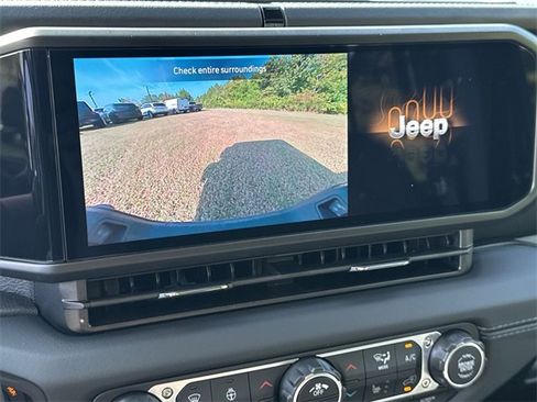 New 2025 Jeep Gladiator Sport image 23