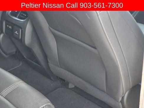Used 2023 Chevrolet Blazer LT w/ Sound & Technology Package FWD image 17