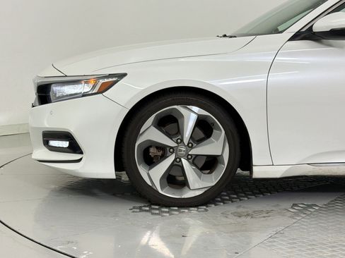 Used 2018 Honda Accord Touring image 22