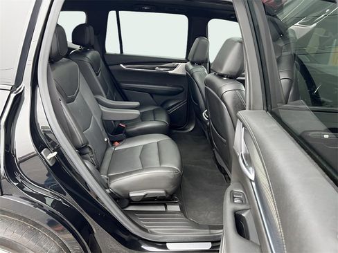 Used 2022 Cadillac XT6 Sport image 13