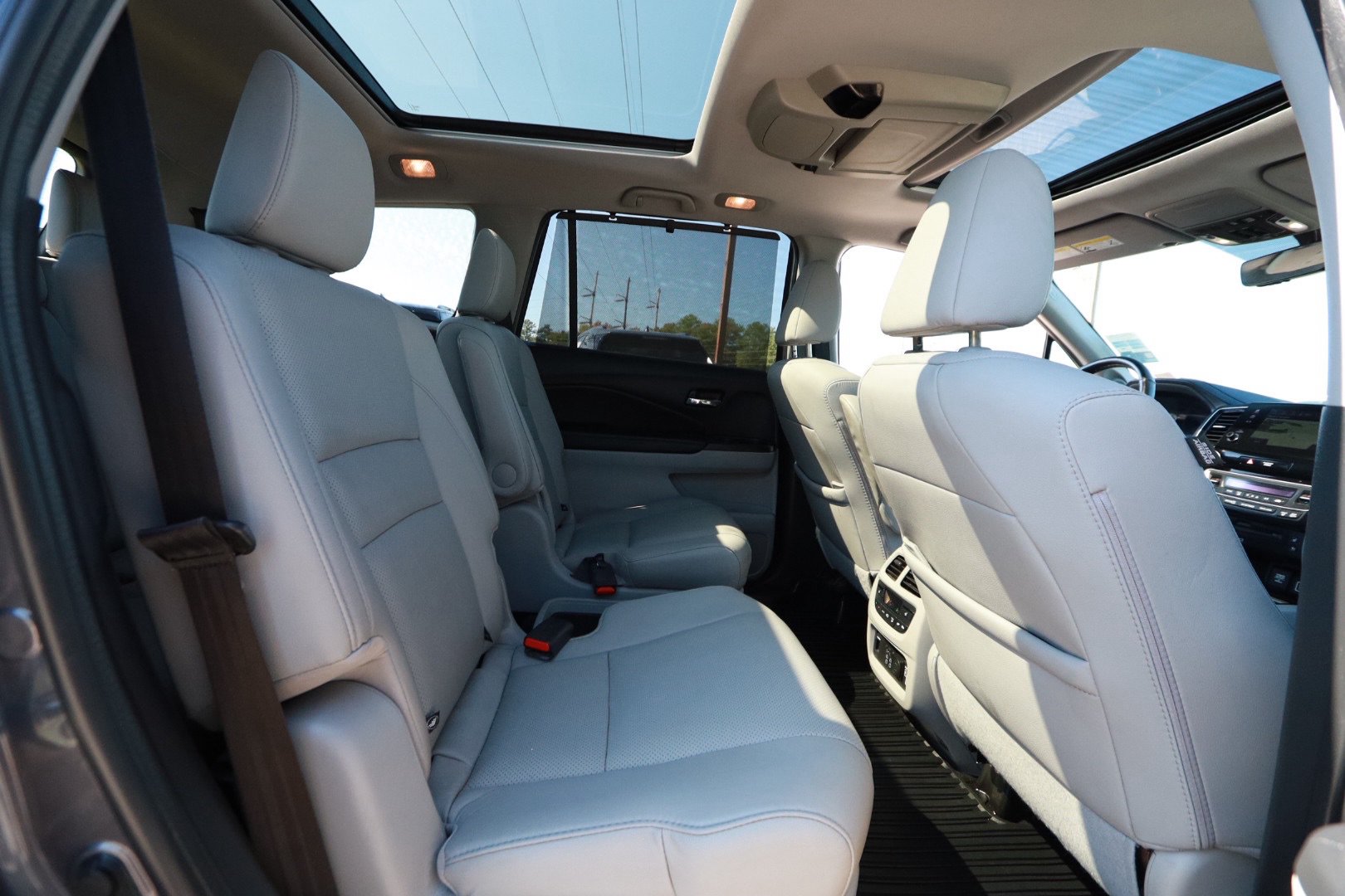 Used 2021 Honda Pilot Elite image 27