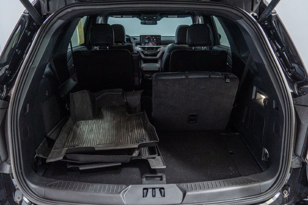 Used 2025 Ford Explorer ST w/ Sun And Sound Package AWD/4WD image 30