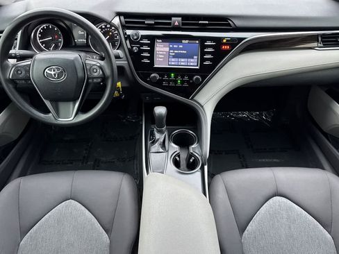 Used 2018 Toyota Camry L image 3