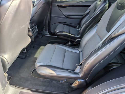 Used 2018 Tesla Model X P100D image 24