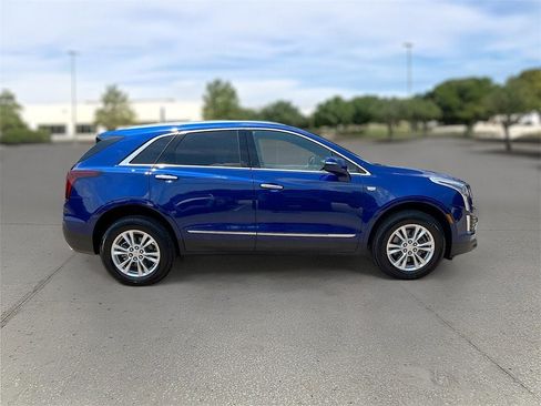 New 2025 Cadillac XT5 Luxury image 8