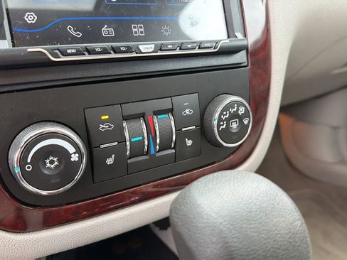 Used 2007 Chevrolet Impala LTZ image 14