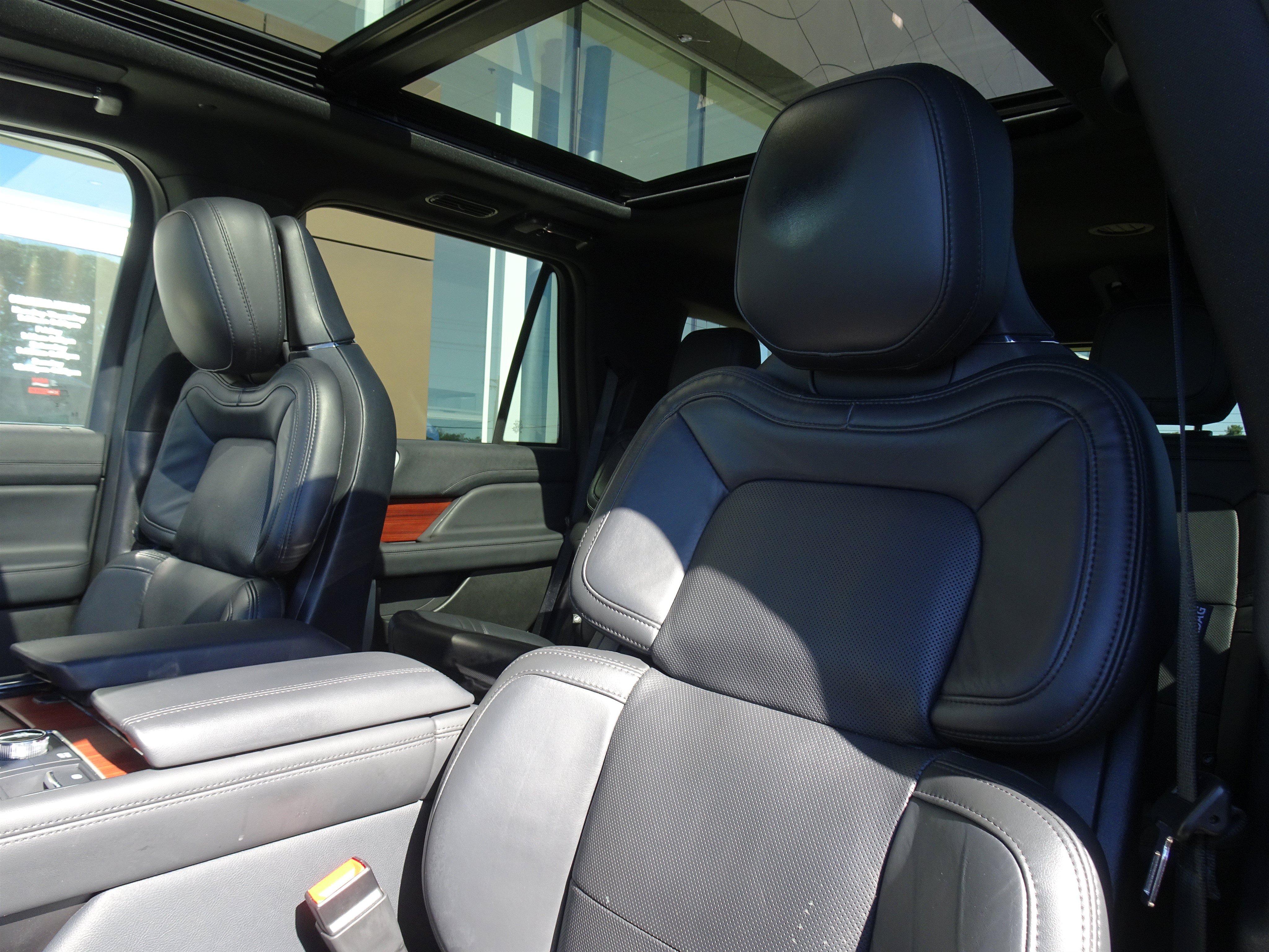 Used 2024 Lincoln Navigator Reserve AWD/4WD image 10