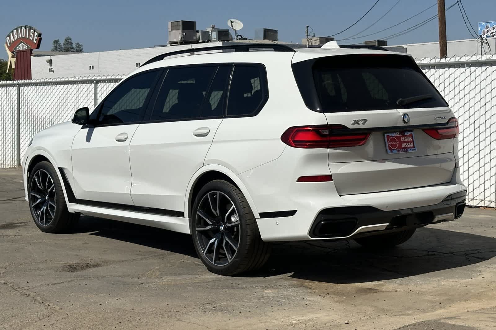Used 2022 BMW X7 xDrive40i w/ M Sport Package AWD/4WD image 7