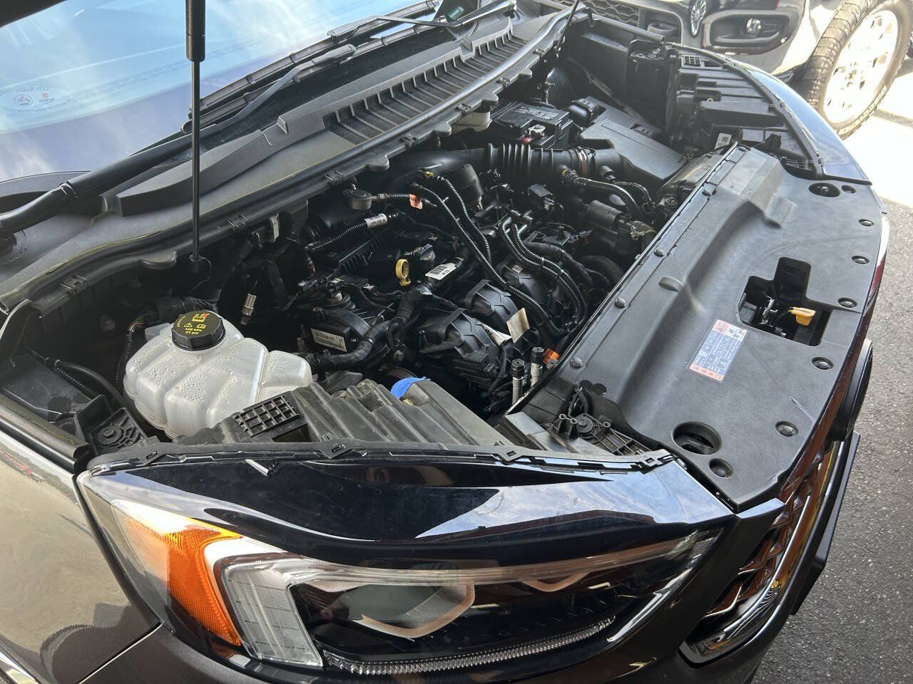 Used 2020 Ford Edge Titanium w/ Equipment Group 301A AWD/4WD image 35