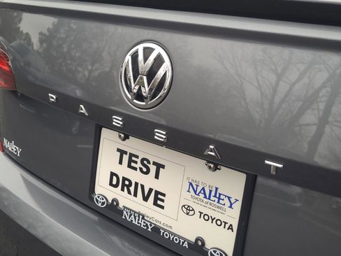 Used 2020 Volkswagen Passat 2.0T R-Line image 31