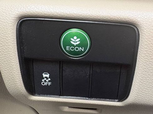 Used 2017 Honda Accord LX image 25