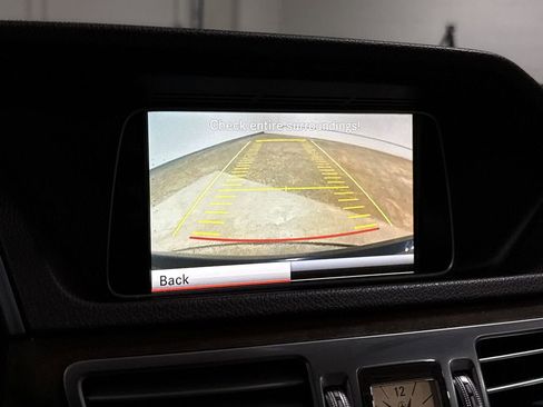 Used 2014 Mercedes-Benz E 350 4MATIC Sedan image 16