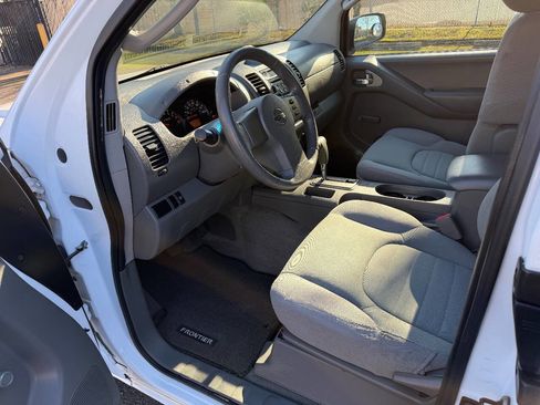 Used 2006 Nissan Frontier XE w/ (G01) XE Preferred Pkg image 29