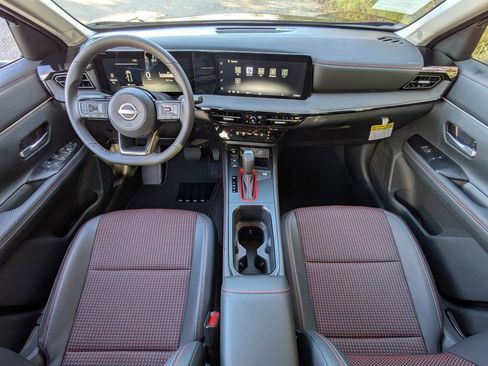 New 2026 Nissan Kicks SR FWD image 26