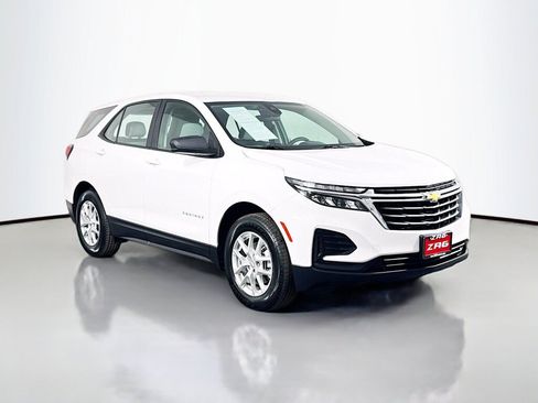Used 2022 Chevrolet Equinox LS w/ Driver Confidence II Package AWD/4WD image 7