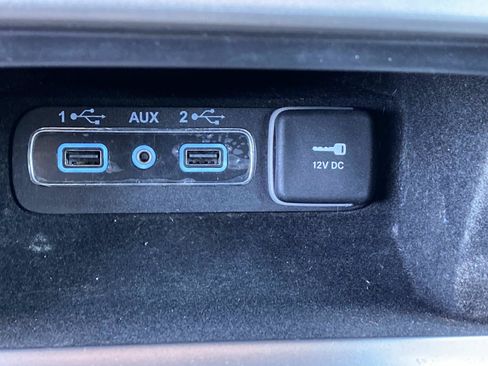 Used 2021 Jeep Grand Cherokee Laredo AWD/4WD image 13