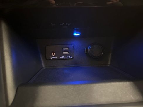 Certified 2022 Subaru Forester Premium image 31