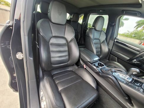 Used 2016 Porsche Cayenne S w/ Premium Plus Package AWD/4WD image 22