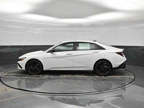 New 2026 Hyundai Elantra SEL Sport FWD image 5