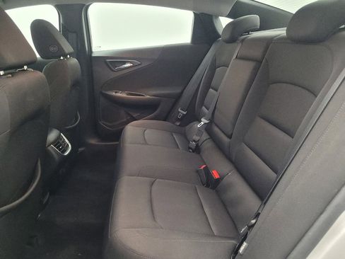 Used 2019 Chevrolet Malibu LT FWD image 18
