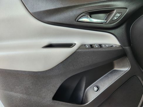 Used 2024 Chevrolet Equinox LT FWD image 24
