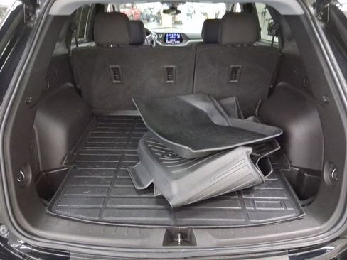 Used 2022 Chevrolet Blazer LT image 12