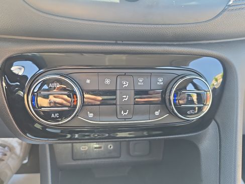 Used 2023 Buick Encore GX Select w/ Sport Touring Package FWD image 22
