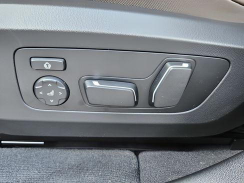 New 2025 BMW X3 xDrive30i w/ Convenience Package image 8