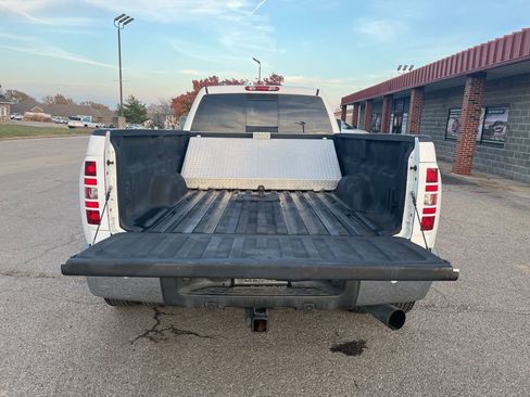 Used 2008 Chevrolet Silverado 3500 LTZ w/ EZ-Lift Tailgate Package image 9