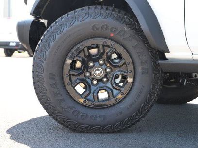 New 2026 Ford Bronco Badlands w/ Sasquatch Package