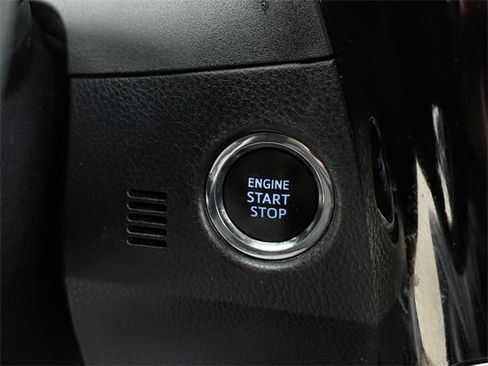 Used 2017 Toyota Corolla XSE image 33