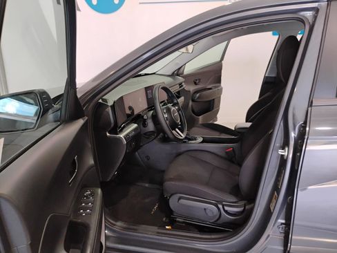 Used 2024 Hyundai Kona SE image 11