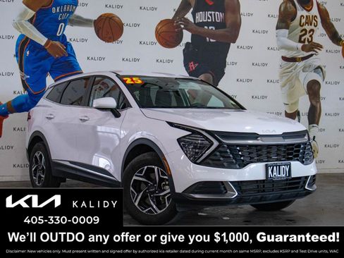 Used 2025 Kia Sportage LX image 1