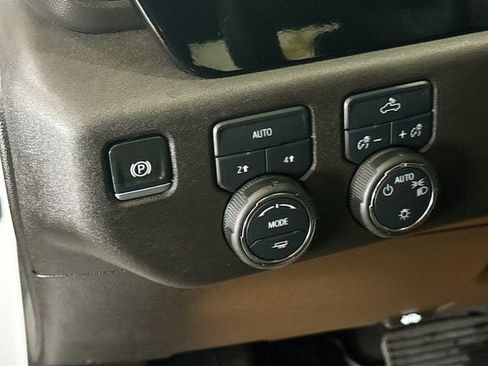 Used 2025 Chevrolet Silverado 1500 LT image 11